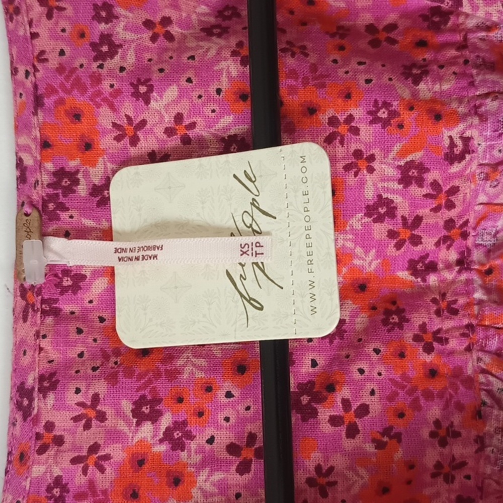 Free People Pink Floral Blouse with Button Detail - Picture 5 of 10